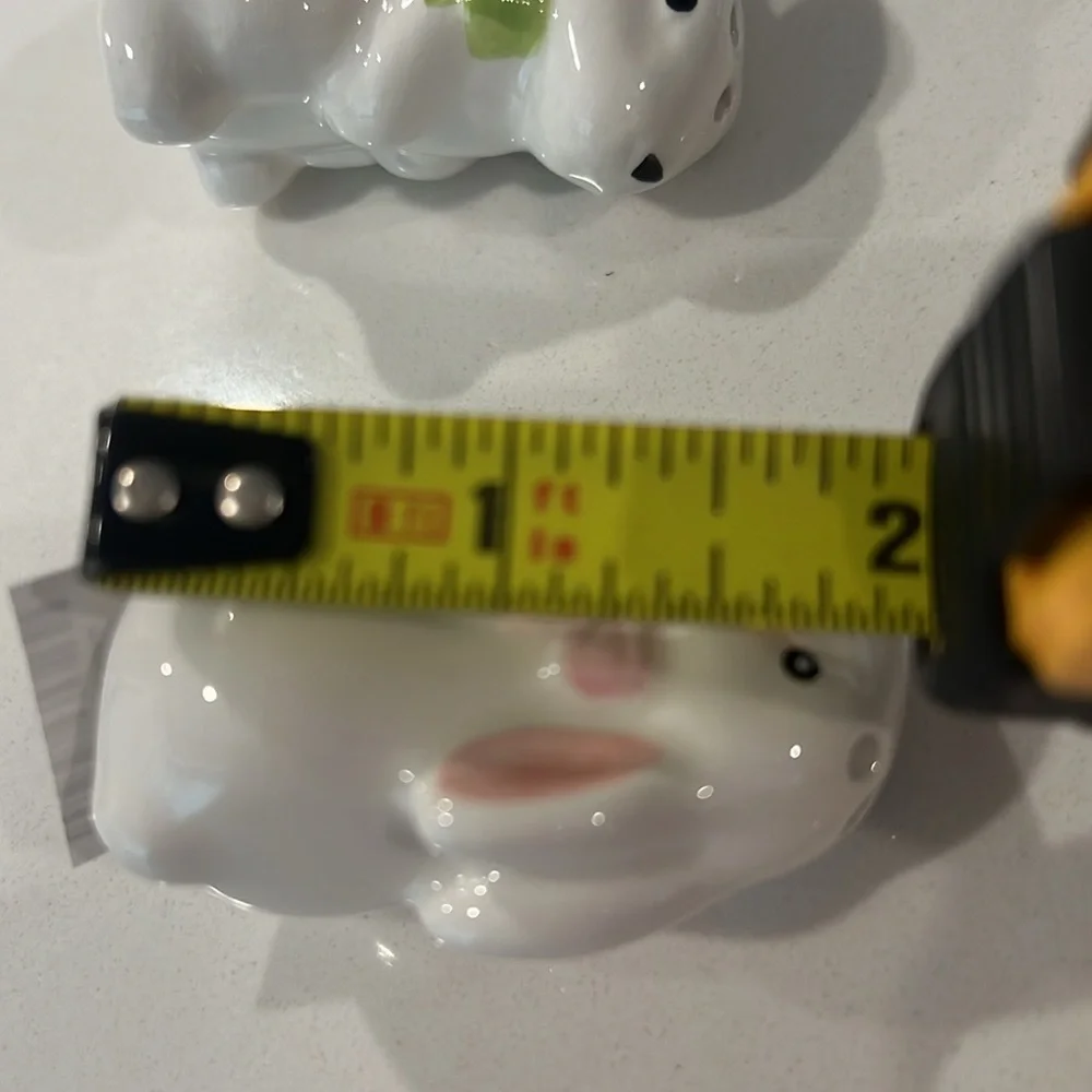 🐇Cute Bunny Salt & Pepper Shakers .
